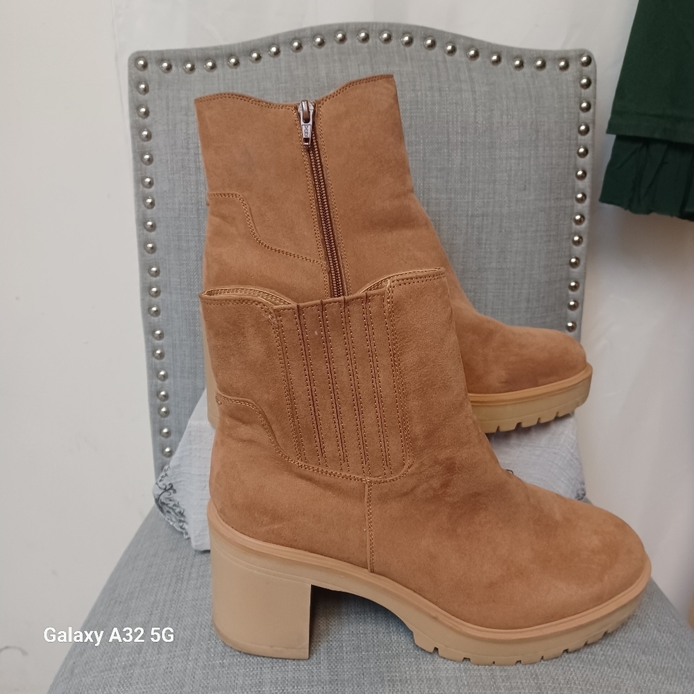 UNIVERSAL THREAD chelsea Women's Tan Ankle Boots Size 11 - Picture 10 of 13